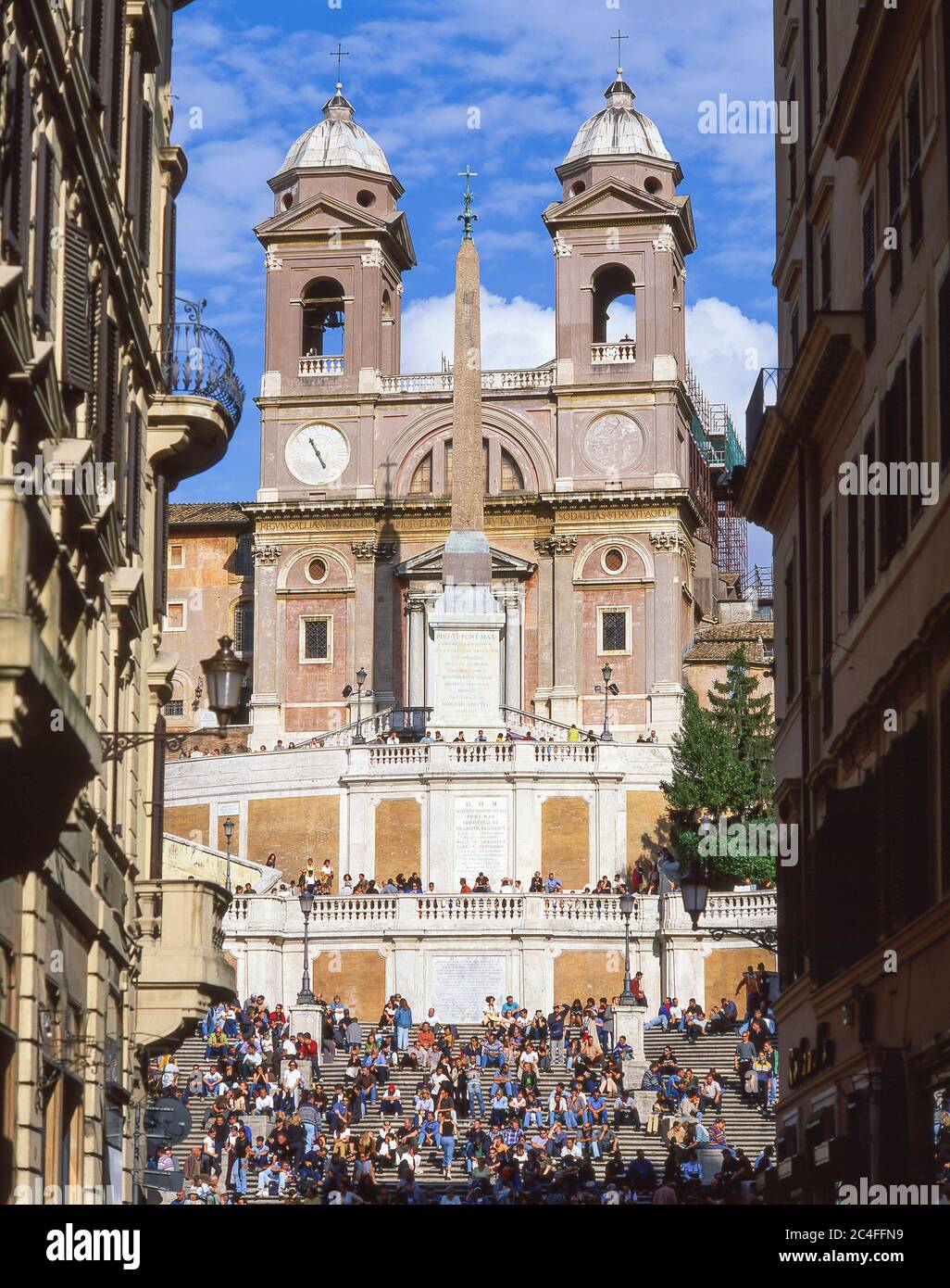 Die Spanische Treppe (Scalinata di Trinita dei Monti) von der Piazza di Spagna, Rom (Roma), Latium Region, Italien Stockfoto
