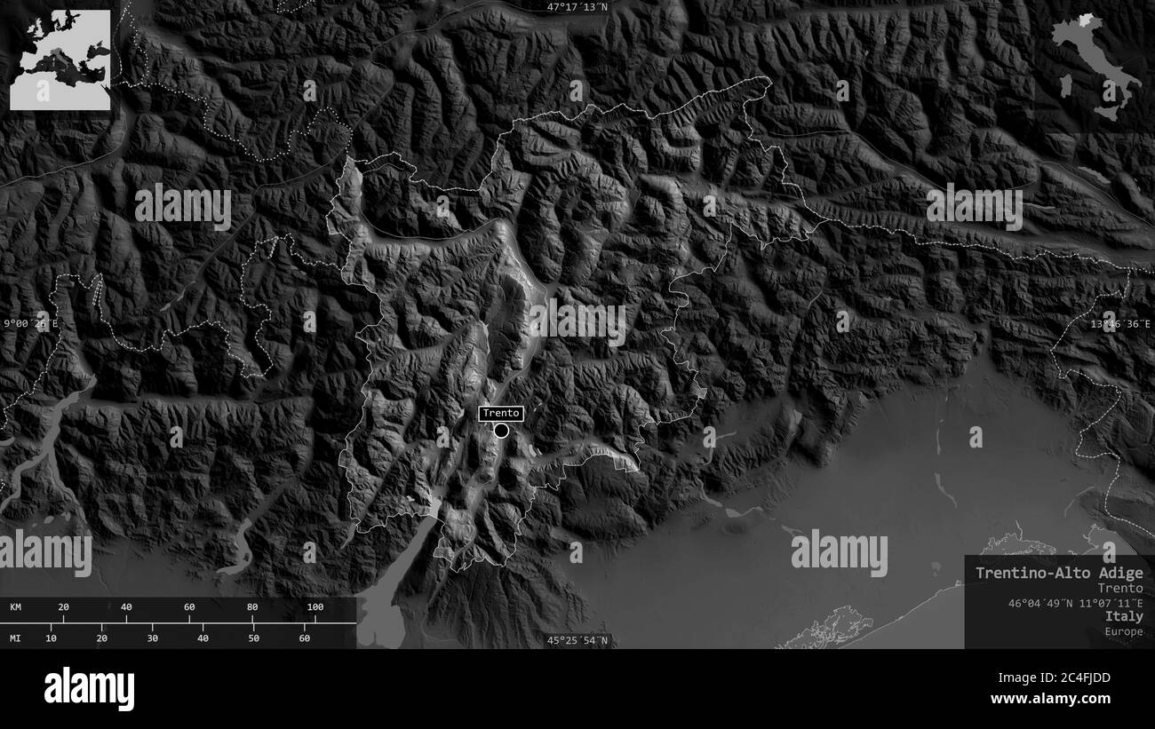 Trentino-Südtirol, autonome Region Italiens. Graustufen-Karte mit Seen und Flüssen. Form präsentiert gegen seine Landesfläche mit informativen Overl Stockfoto