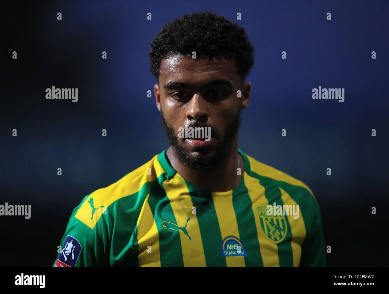 West Bromwich Albions Darnell Furlong während des Sky Bet Championship-Spiels im Griffin Park, London. Stockfoto