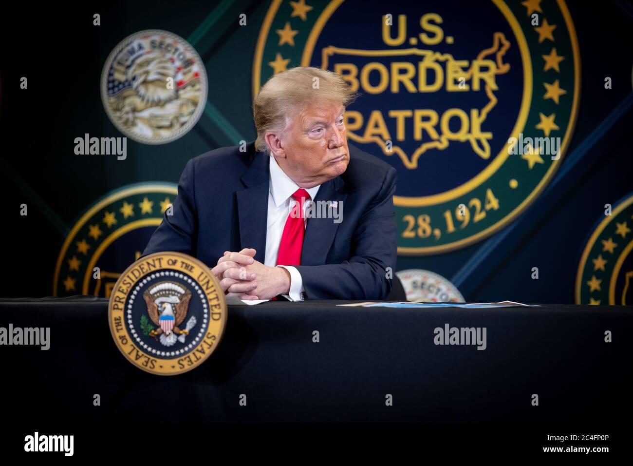 US-Präsident Donald Trump bei einer Diskussionsrunde zur Grenzsicherheit am 23. Juni 2020 in Yuma, Arizona. Stockfoto