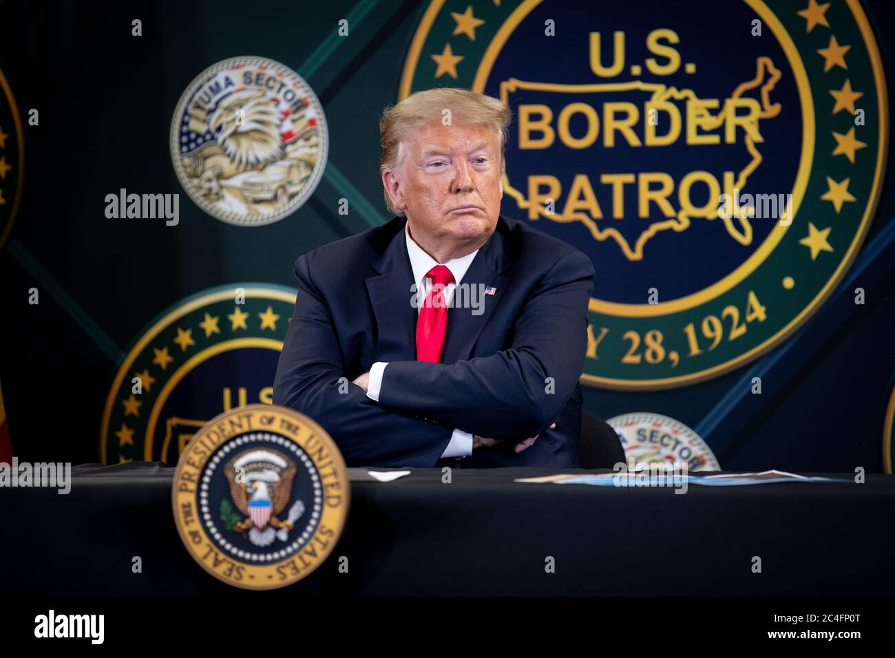 US-Präsident Donald Trump bei einer Diskussionsrunde zur Grenzsicherheit am 23. Juni 2020 in Yuma, Arizona. Stockfoto