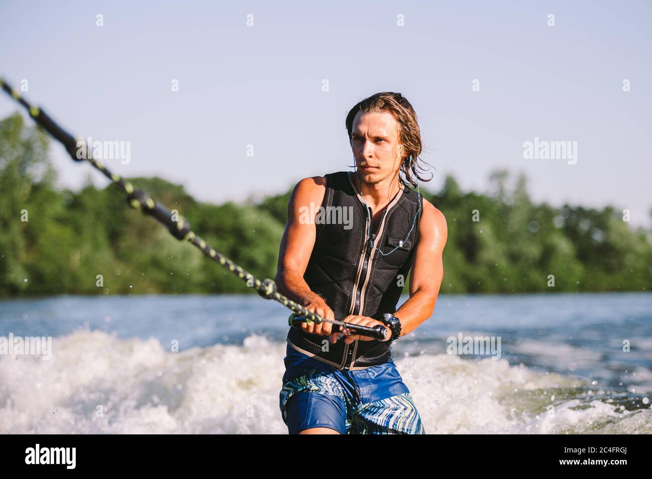 Wakesurf training Fotos und Bildmaterial in hoher Auflösung Alamy