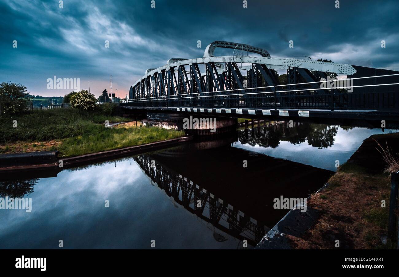 Die Sutton Weaver Swing Bridge Stockfoto