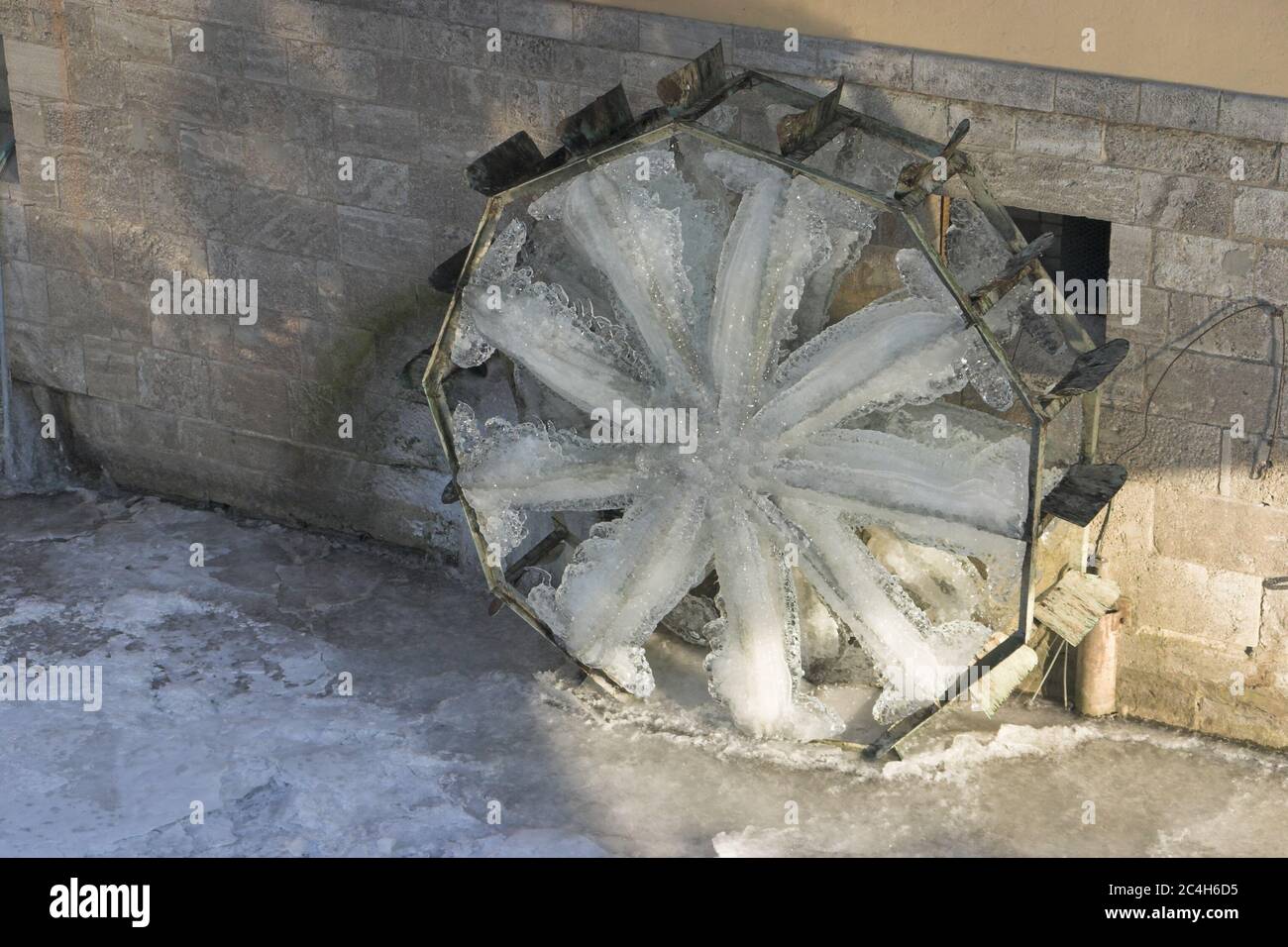 Altes Wasserrad in wuerburg deutschland Stockfoto