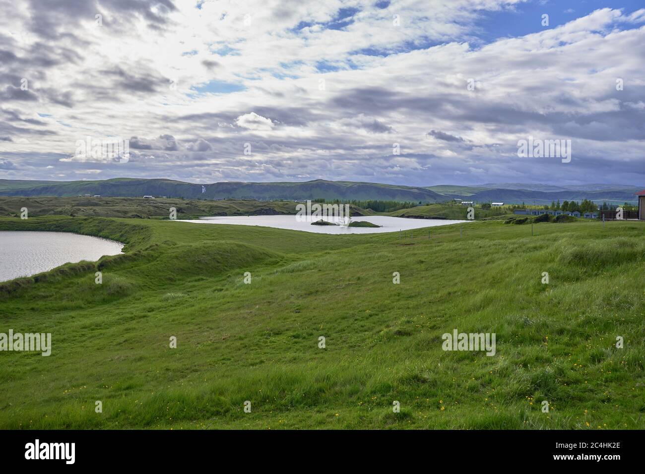 Kirkjubaejarklaustur, ätherische Landschaften während der Mittsommernacht im Süden Islands Stockfoto