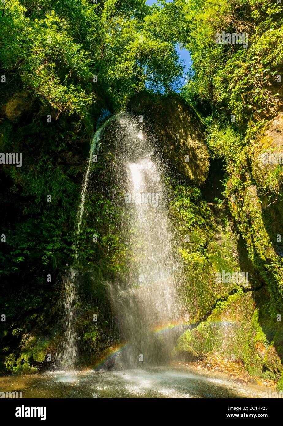 Jibhi Falls, Jibhi, Tirthan Valley, Himachal Pradesh, Indien Stockfoto