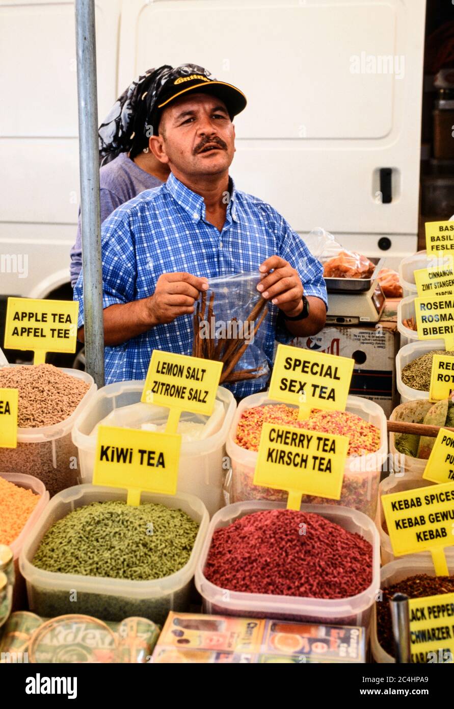 Obst Tee Markt Stand auch Verkauf Sex Tea Fethiye Markt 2002 Stockfoto