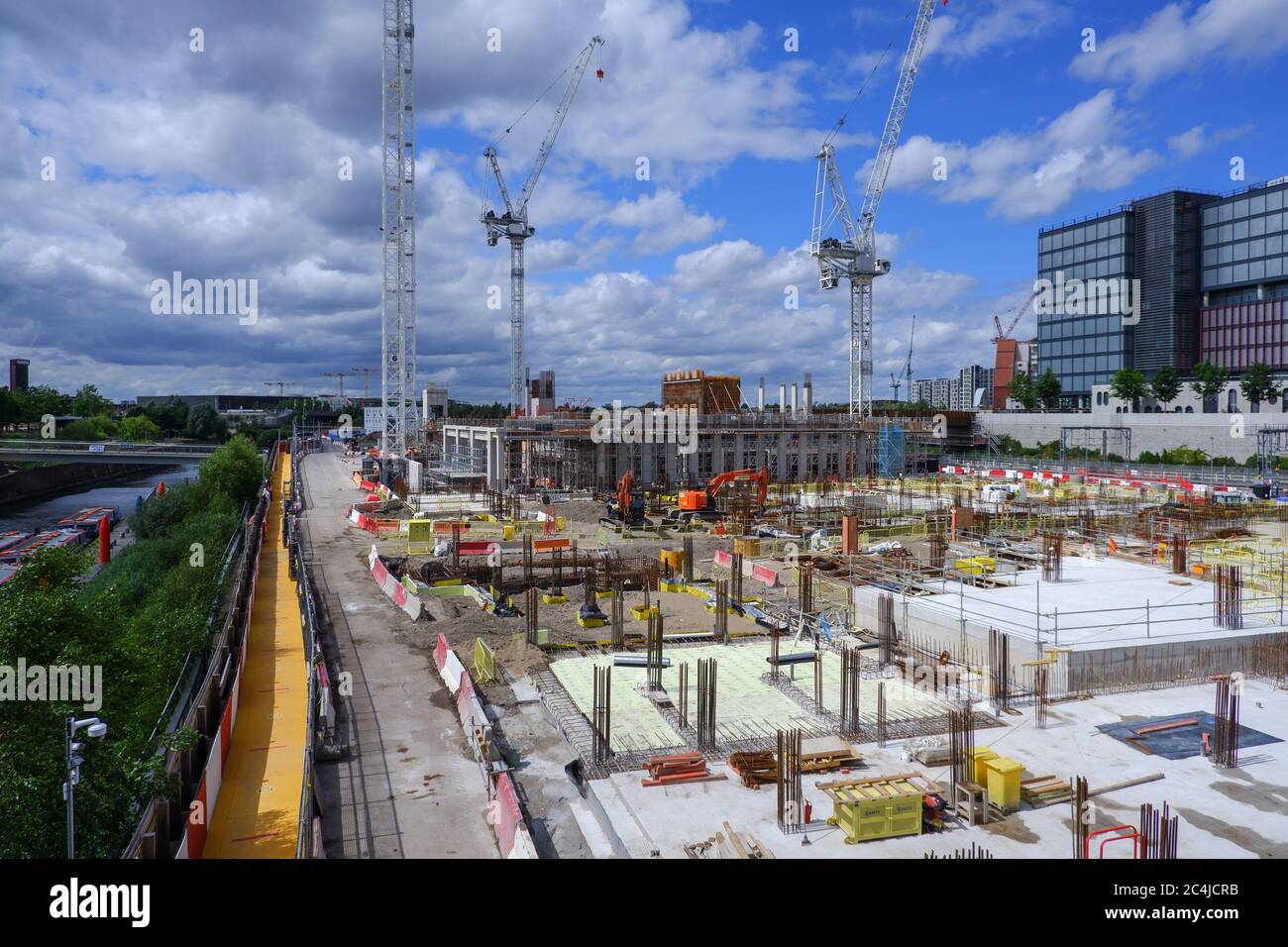 London, England – 2020 : Baustelle East Bank/ Stratford Waterfront, Queen Elizabeth Olympic Park Stockfoto