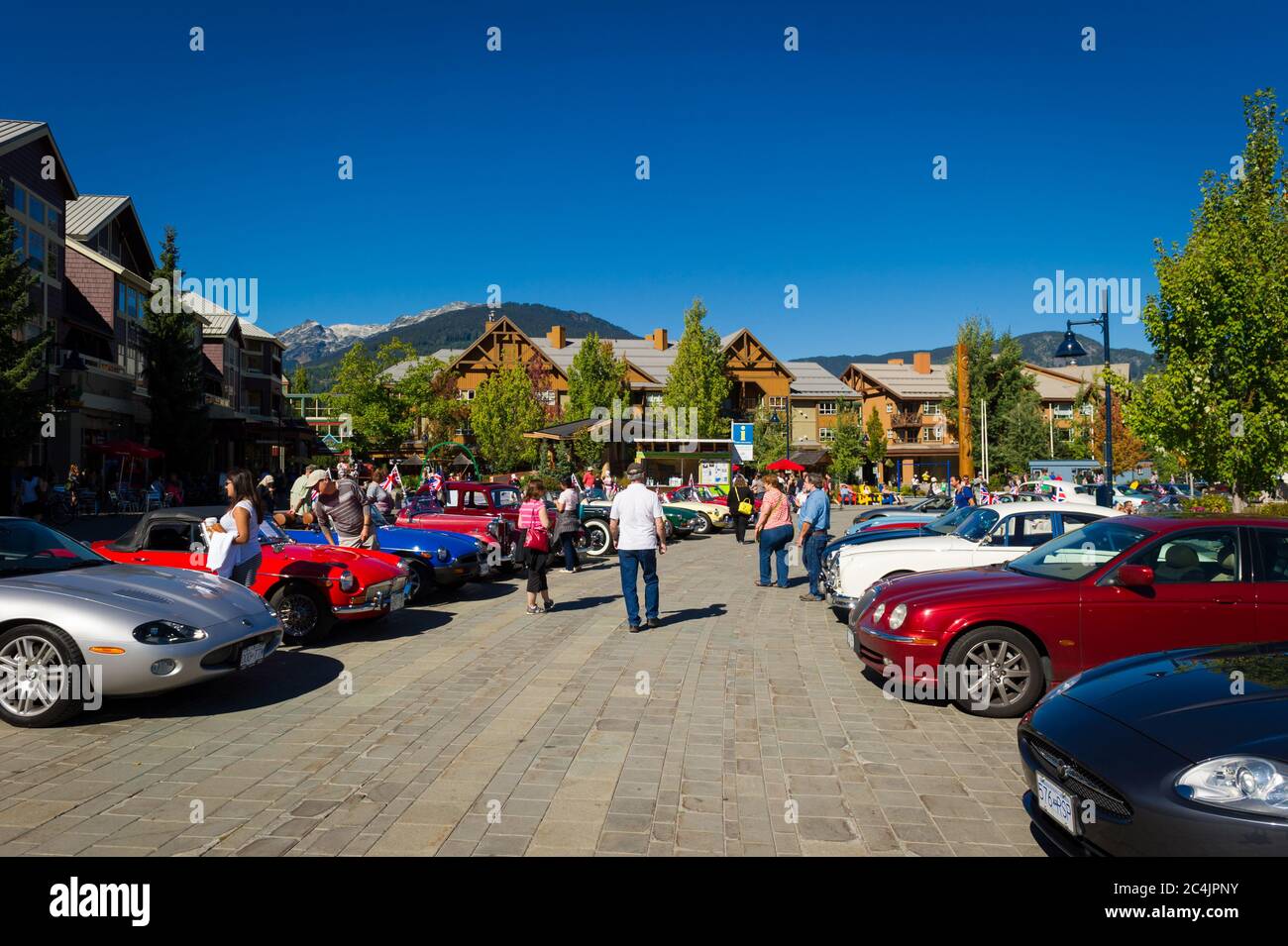 Whistler, BC, Kanada: Alle British Sea to Sky Rally Autos auf dem Olympic Plaza - Stock Photo Stockfoto