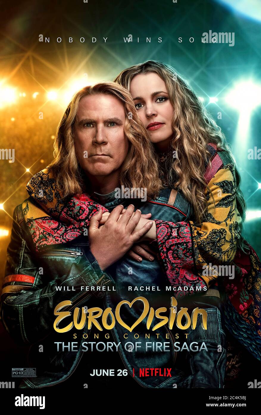 Eurovision Song Contest: The Story of Fire Saga (2020) Regie: David Dobkin mit will Ferrell, Rachel McAdams, Pierce Brosnan und Graham Norton. Lars und Sigrit vertreten ihr Land Island beim Eurovision Song Contest. Stockfoto