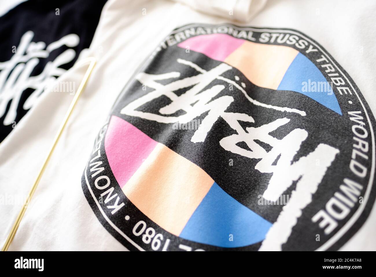 Stussy Logo auf T-Shirt. Stockfoto