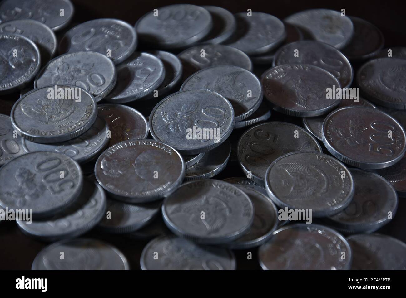 Rupiah Münzen, Indonesien, 100, 200, 500, 1000, Republik Indonesien, Indonesien indonesische Rupiah Münzen, Münzen aus der Republik Indonesien Stockfoto