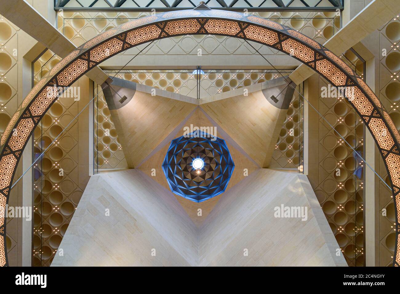 Kunstvoll verzierte Dach des Museums für Islamische Kunst, Doha, Katar Stockfoto