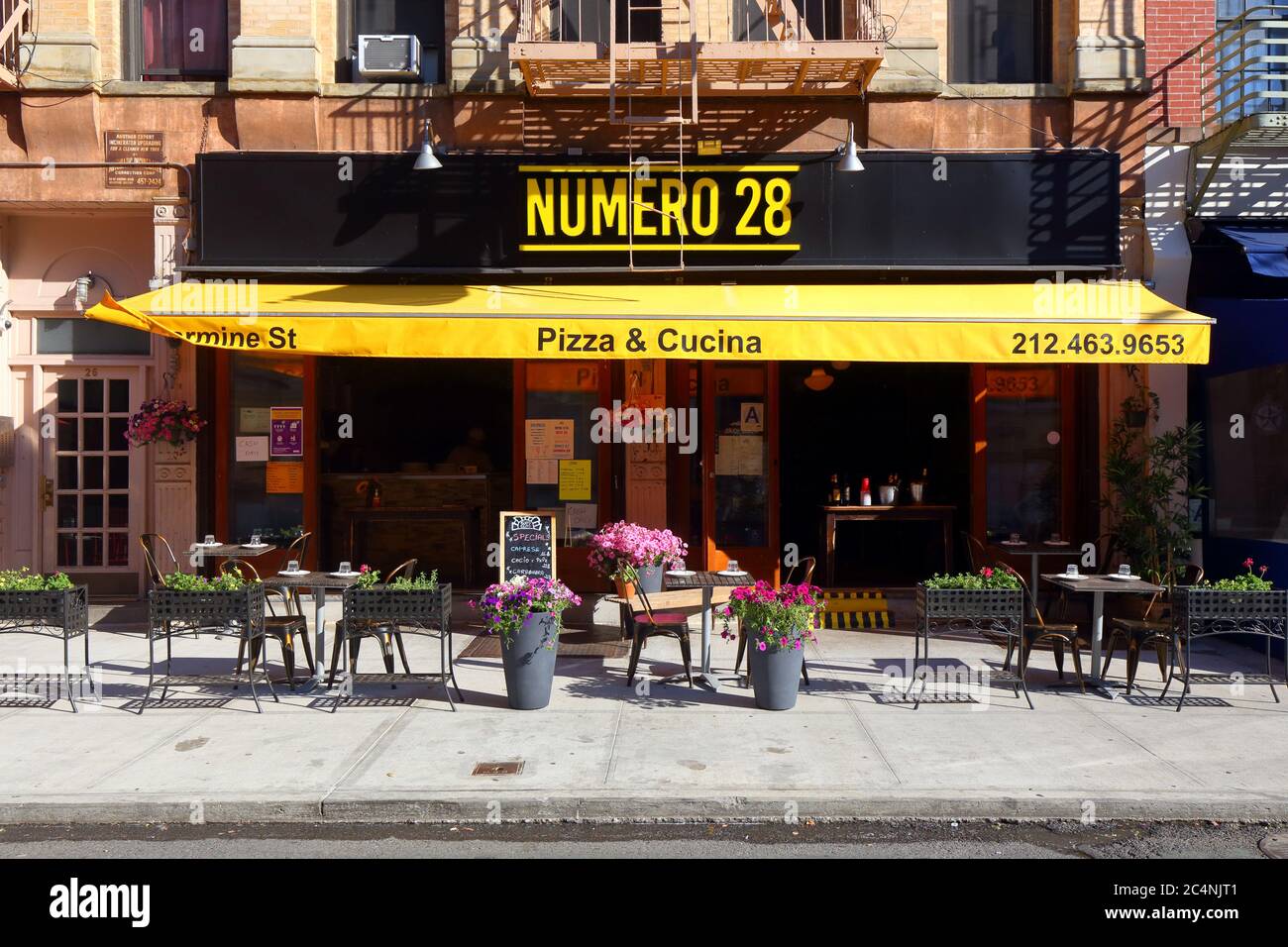 Numero 28, 28 Carmine Street, New York, NYC Foto von einer Pizzeria und einem italienischen Restaurantbetrieb in Manhattans Stadtteil Greenwich Village Stockfoto