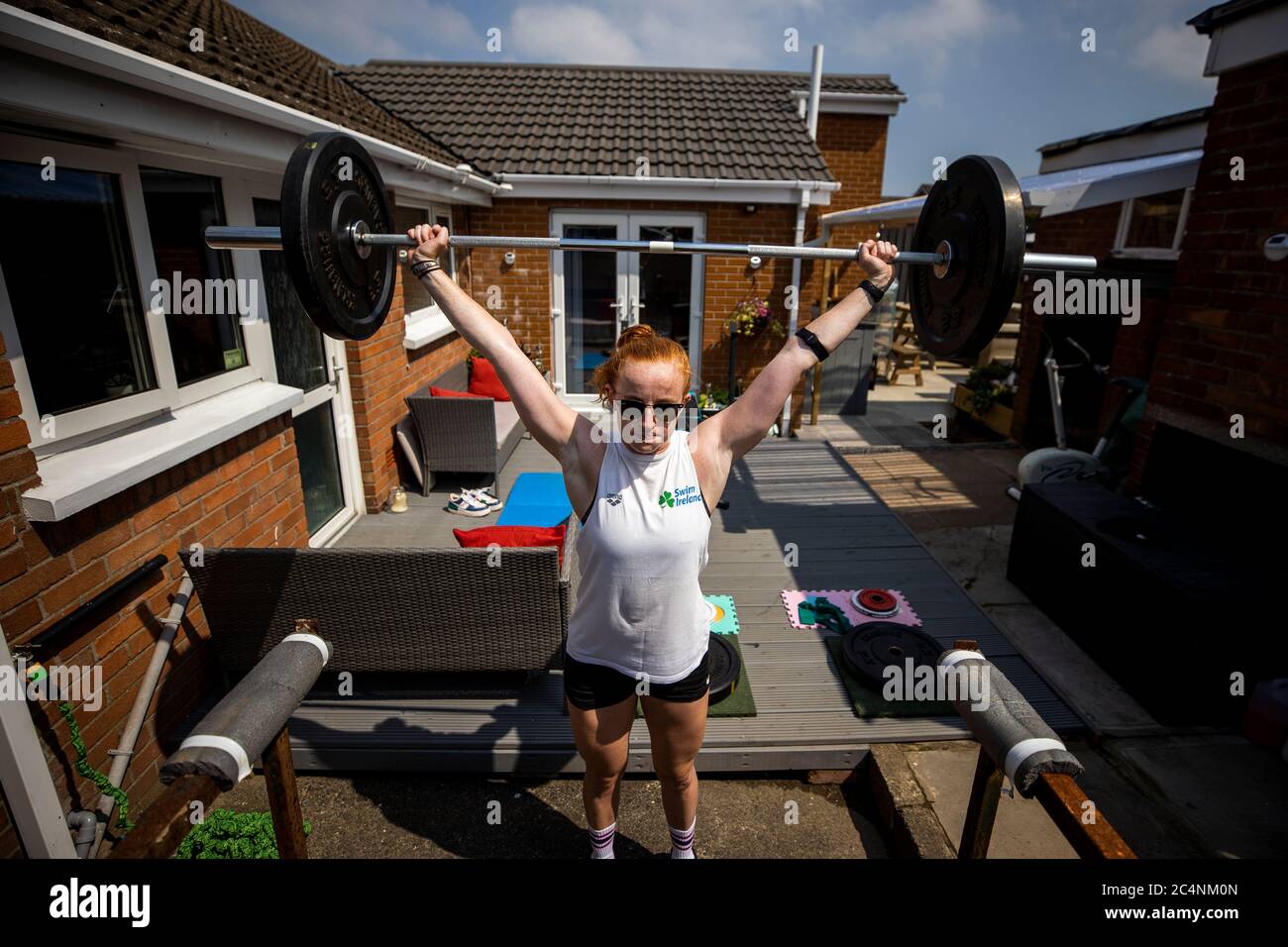 Danielle Hill Irish International Schwimmerin und Olympic Hopeful trainiert in ihrem Familienhaus in Newtownabbey, Nordirland. Stockfoto