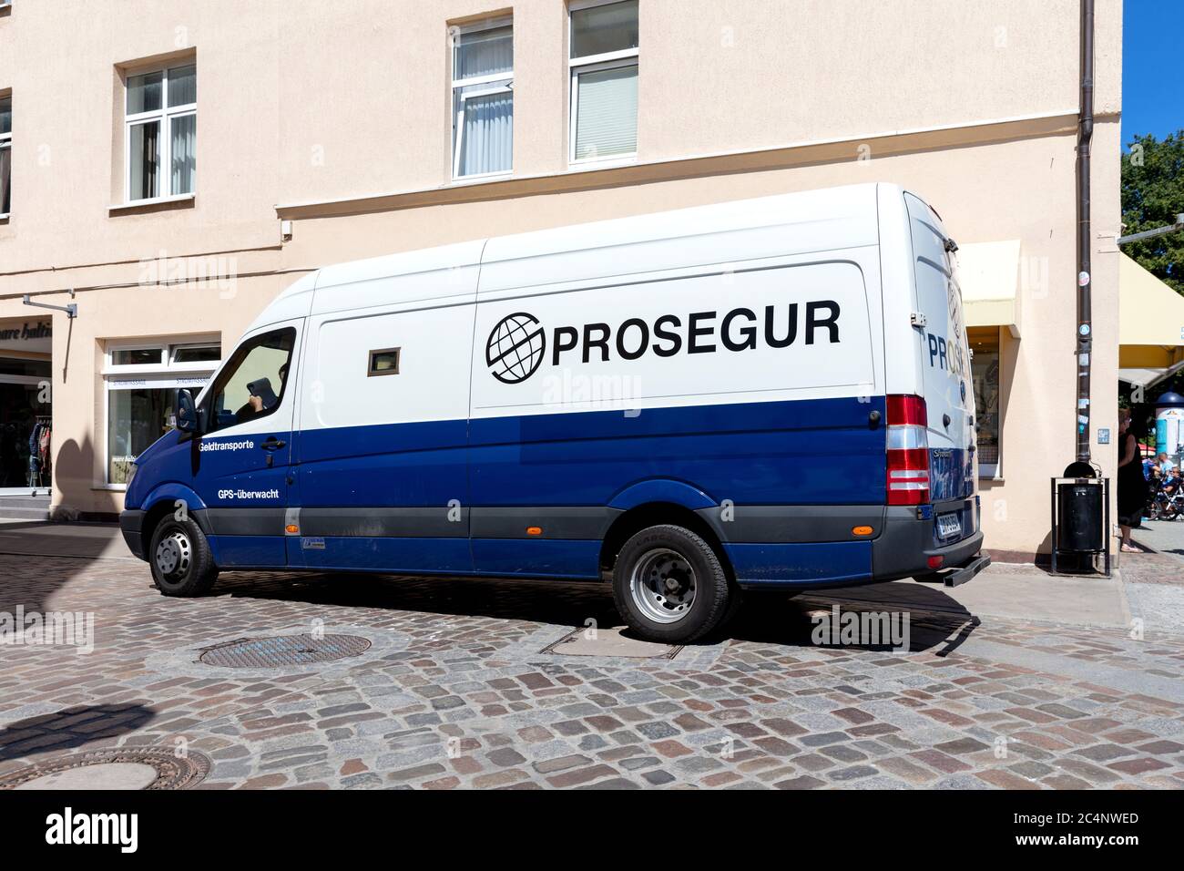 Prosegur Sicherheit van. Prosegur ist ein multinationales Unternehmen, mit Sitz in Madrid, Spanien. Stockfoto