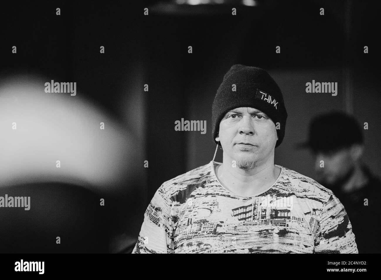 KHARKIV, UKRAINE - 11. APRIL 2019: Fozzy, Sänger der Rap-Gruppe TNMK Stockfoto