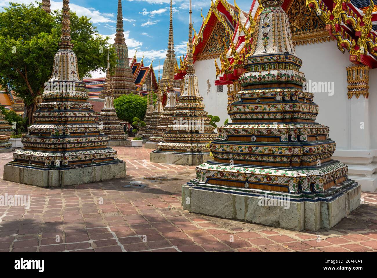 Wat Pho Tempel in Bangkok, Thailand Chedi am Nachmittag. Stockfoto