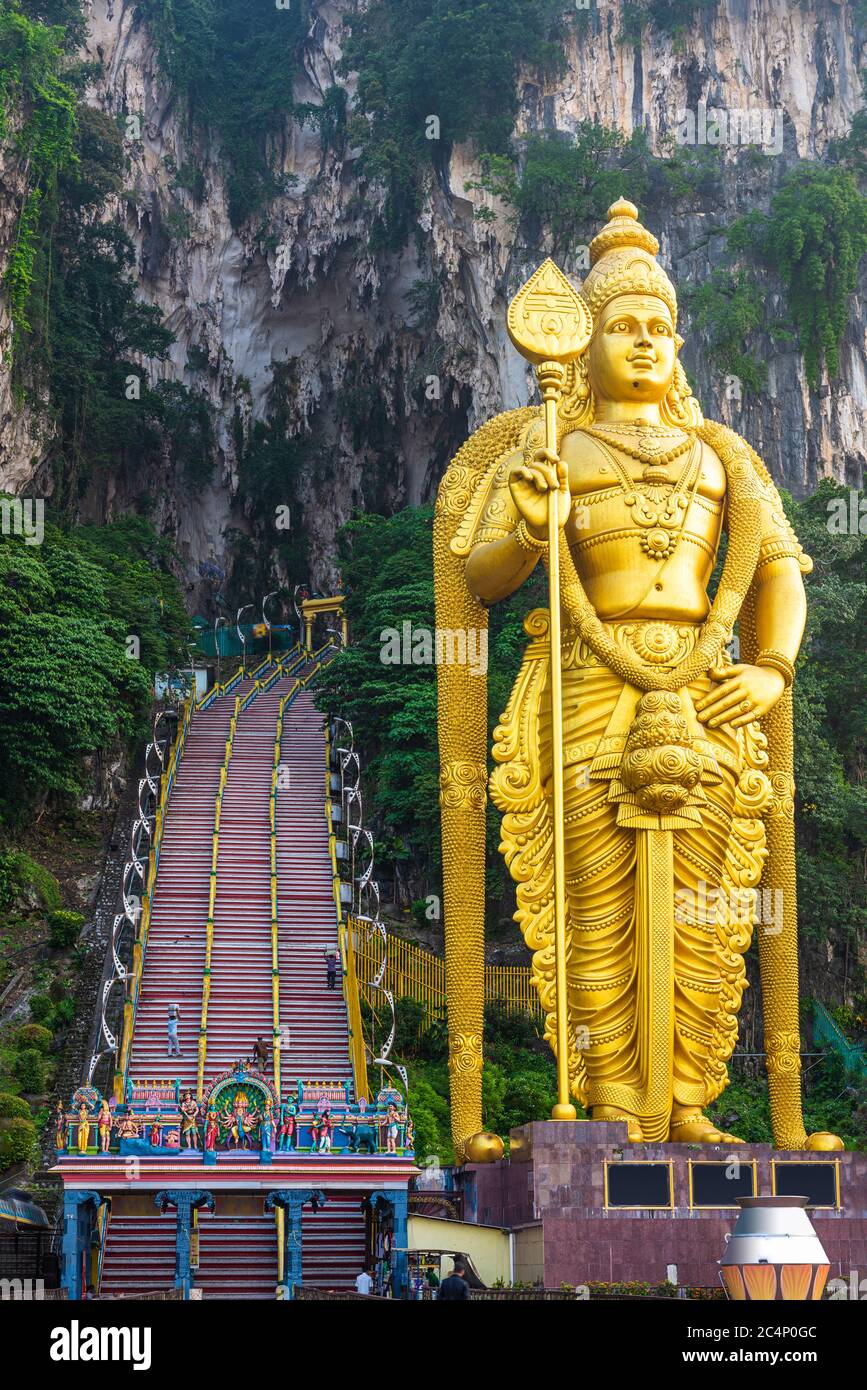 Batu Caves Statue und Eingang in der Nähe von Kuala Lumpur, Malaysia. Stockfoto