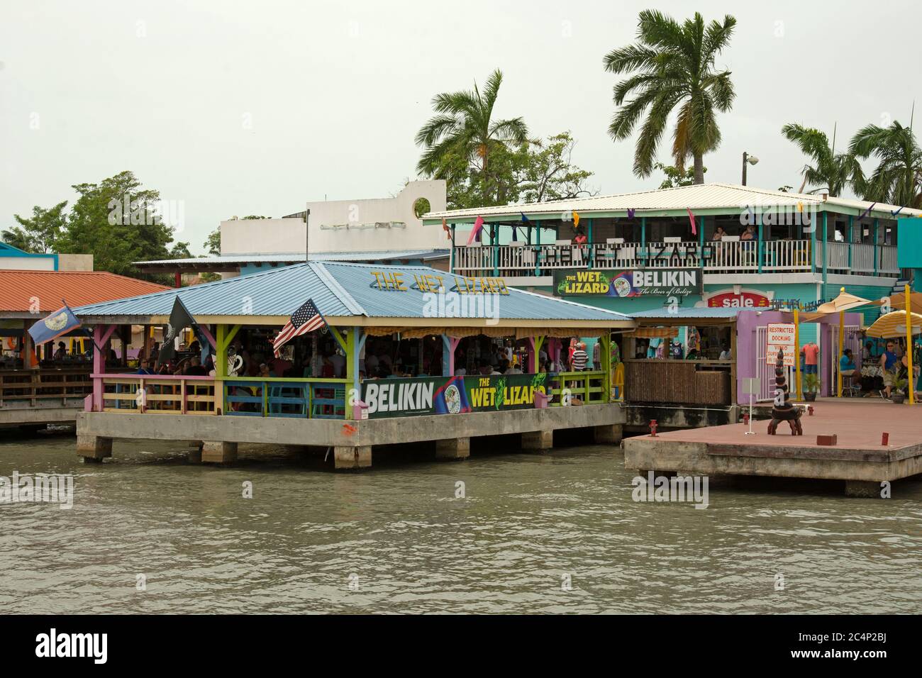 The Wet Lizard, Bar im San Pedro Express Wassertaxi Terminal, Belize City, Belize Stockfoto