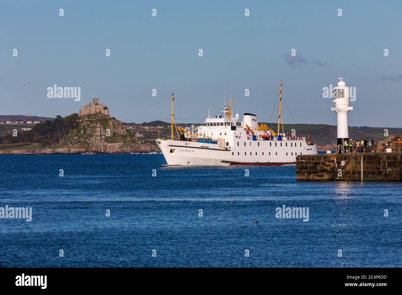 Penzance Pier; Scillonian Approaching; Cornwall; Großbritannien Stockfoto