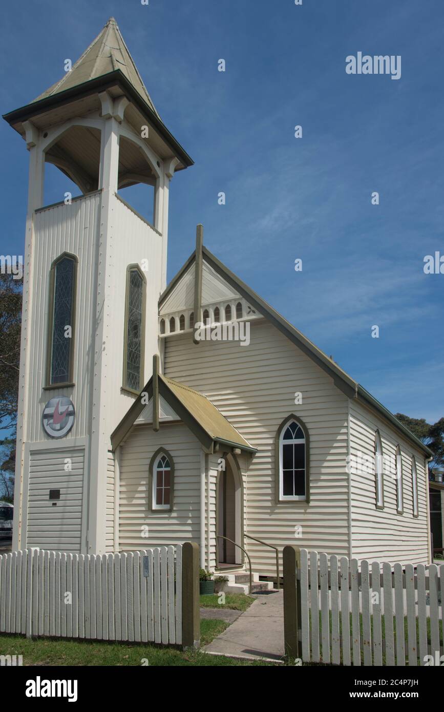 Hübsche Wetterwand vereint Kirche Mt Dromedary Parish Narooma NSW Australien Stockfoto