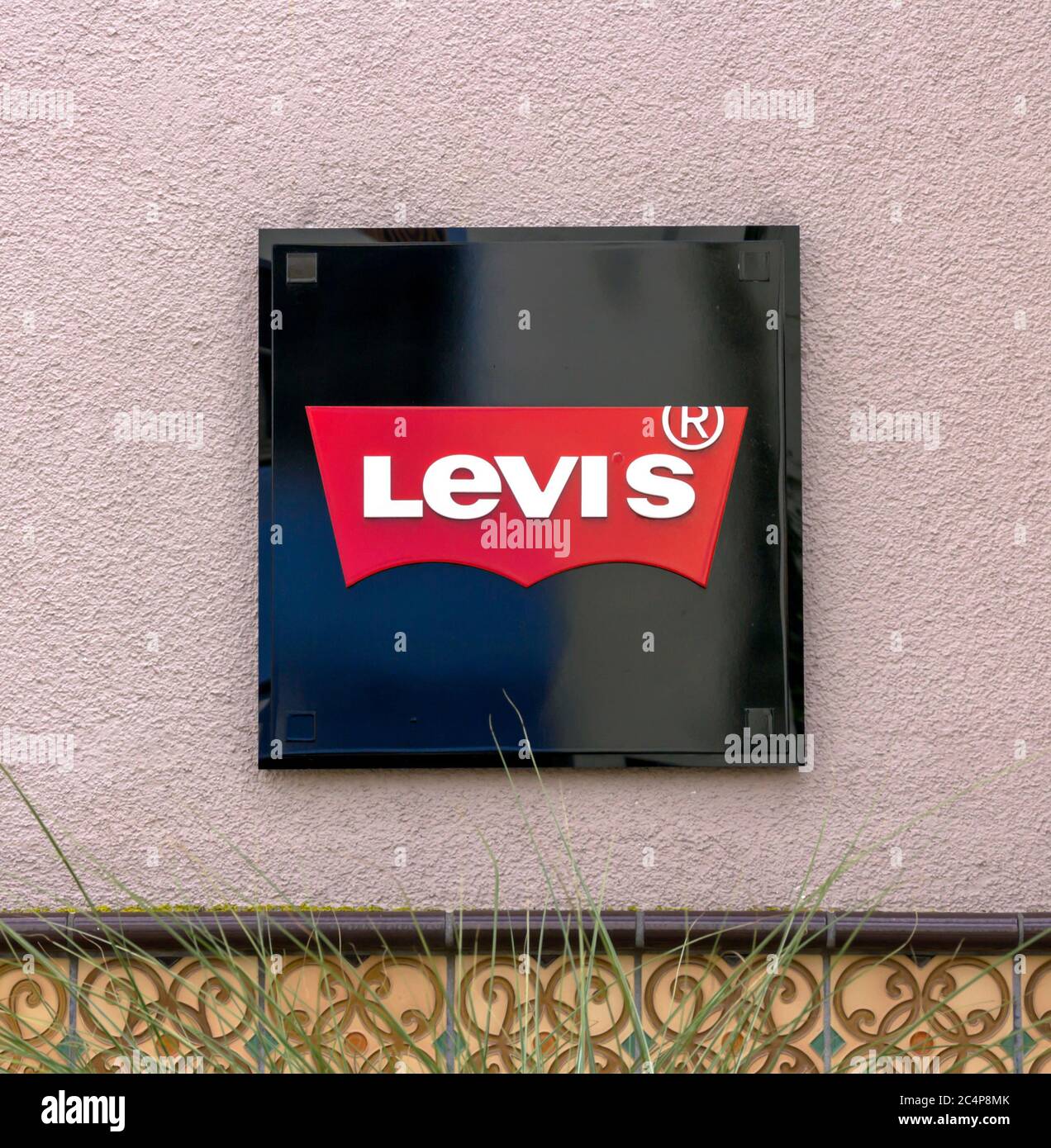 Ingolstadt, Deutschland : Levi's Outlet Store, Ingolstadt. Levi Strauss  wurde 1853 gegründet und ist ein amerikanisches Bekleidungsunternehmen, das  weltweit für seine Marke bekannt ist Stockfotografie - Alamy