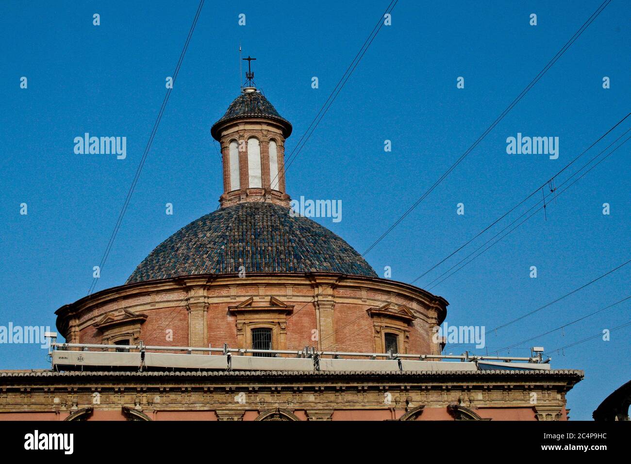 València, Comunidad Valenciana, Spanien. Plaça de la Mare de Déu. Real basílica de la Virgen de los Desamparados (Königliche Basilika der Jungfrau der Hilflosen). Stockfoto