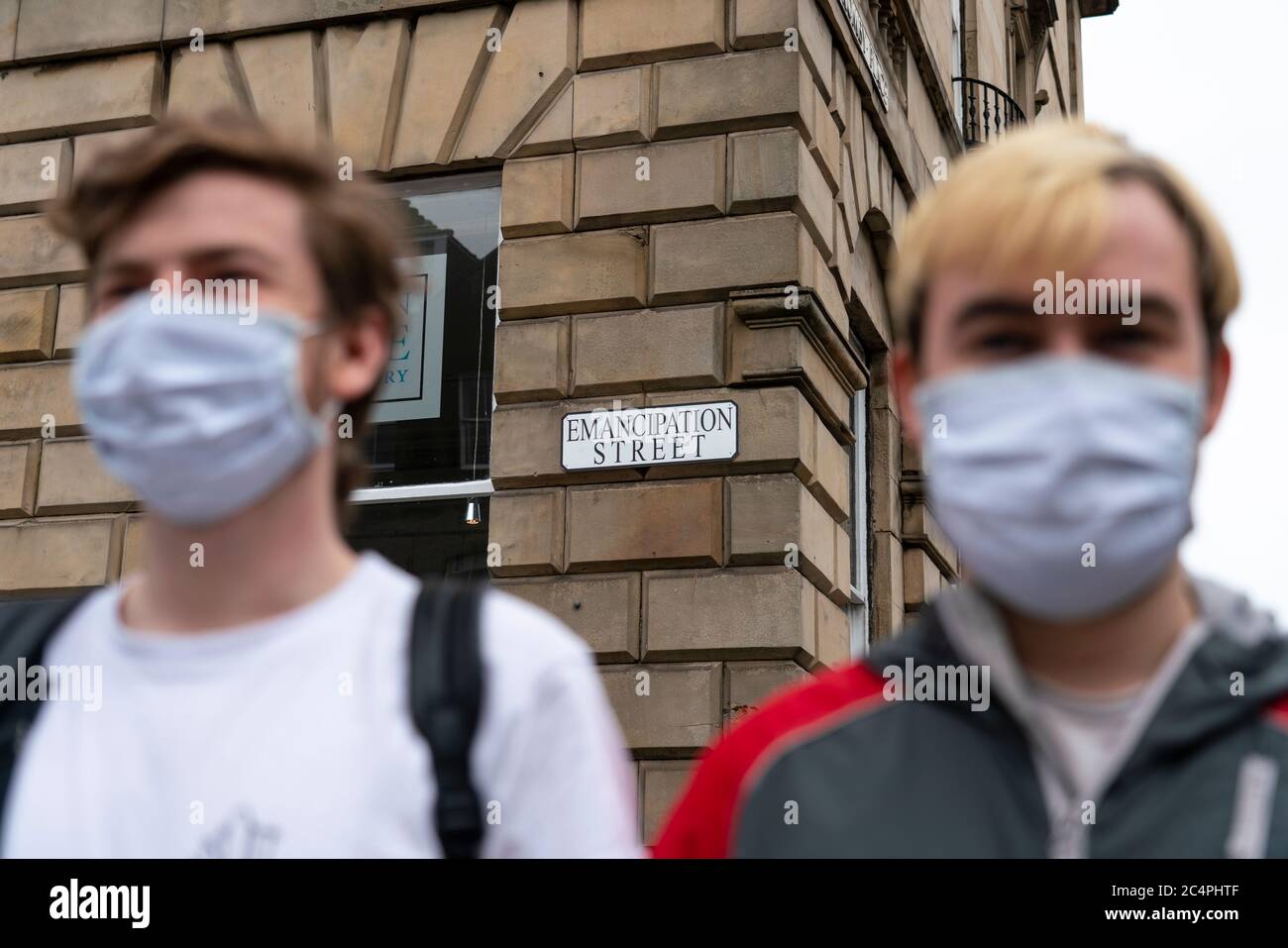 Eine Aktivistengruppe hat alternative Straßenschilder auf Straßen mit Verbindungen zum ScotlandÕs Sklavenhandel auf Dundas Street, Edinburgh Schottland angebracht Stockfoto