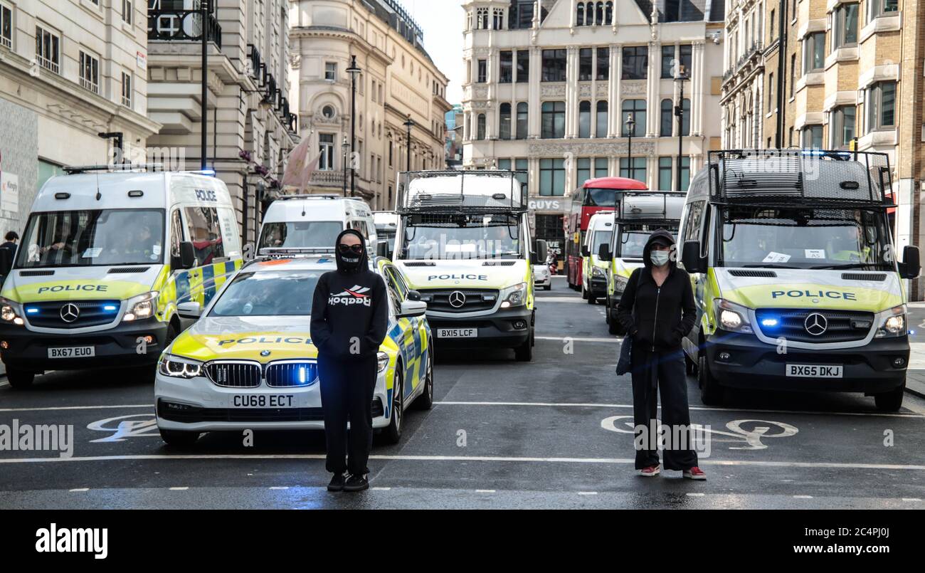 london Großbritannien 28 Juni 2020 BLM Demonstranten sammeln durch die Straßen im Zentrum von London .Paul Quezada-Neiman/Alamy Live News Stockfoto