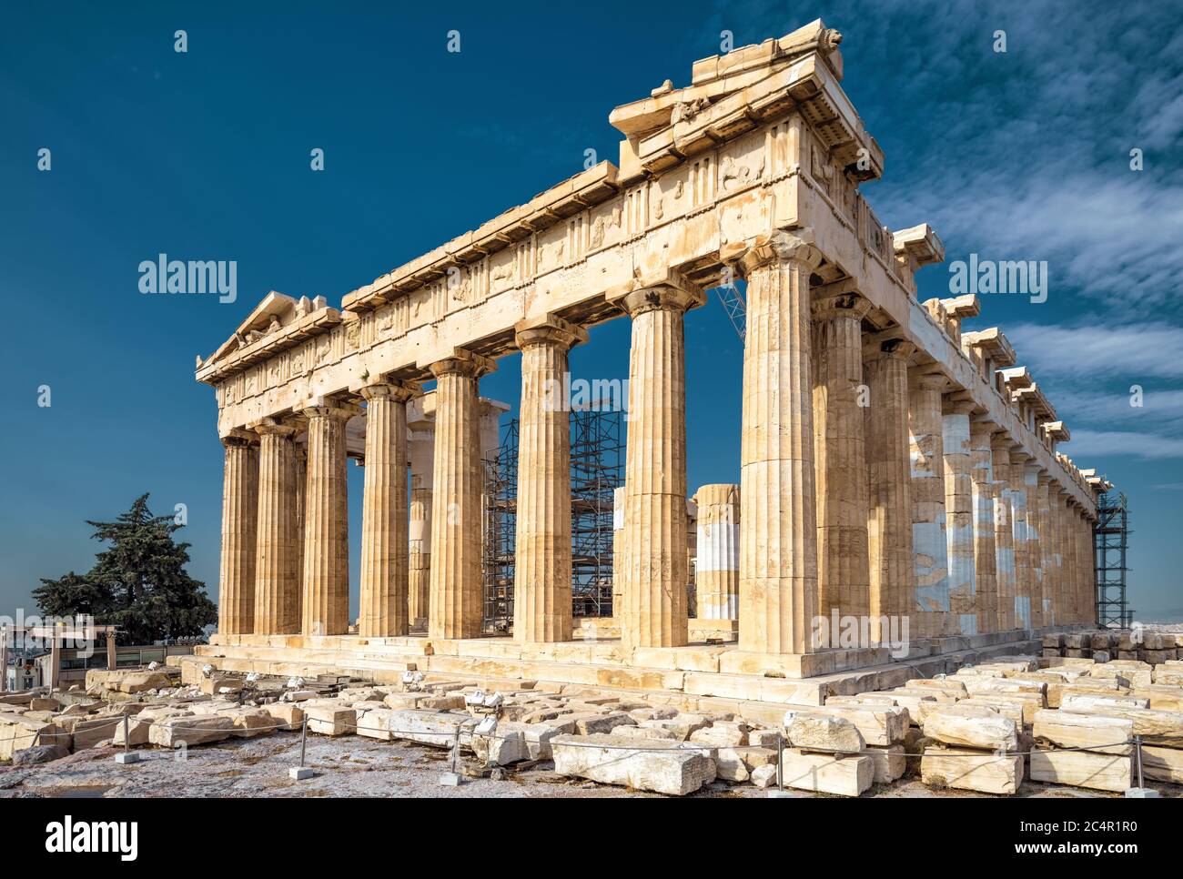 Parthenon auf der Akropolis von Athen, Griechenland. Die berühmten antiken griechischen Parthenon ist das Wahrzeichen von Athen. Ruinen des Parthenon oder Tempel von Athen Stockfoto