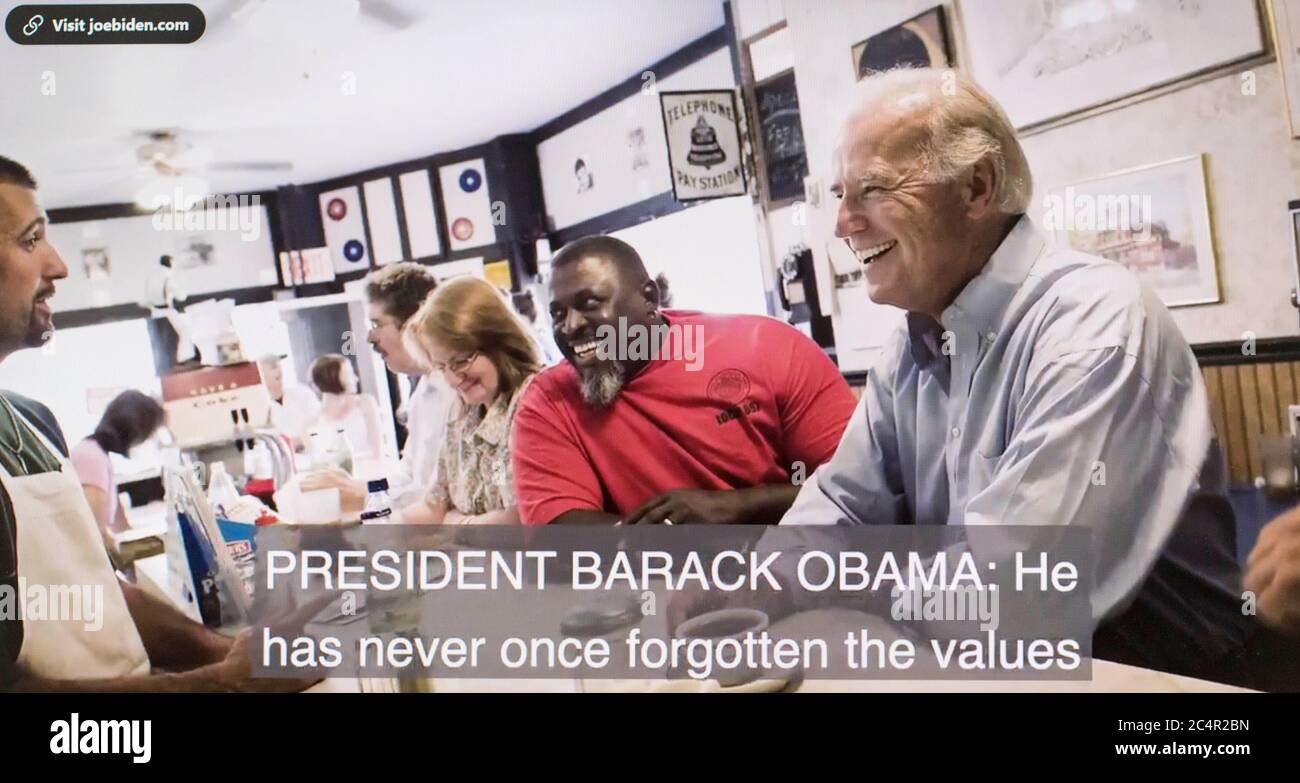 Wilmington, Delaware, USA. Juni 2020. Ein Bildschirmabzug aus einer Anzeige, die von der JOE BIDEN 2020 Kampagne herausgebracht wurde. Kredit: Brian Cahn/ZUMA Wire/Alamy Live Nachrichten Stockfoto