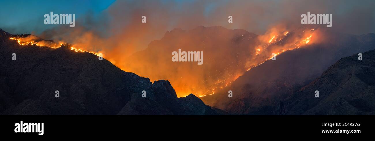 The Bighorn Fire, Catalina Foothills, Tucson, AZ 6-19-2020 Stockfoto