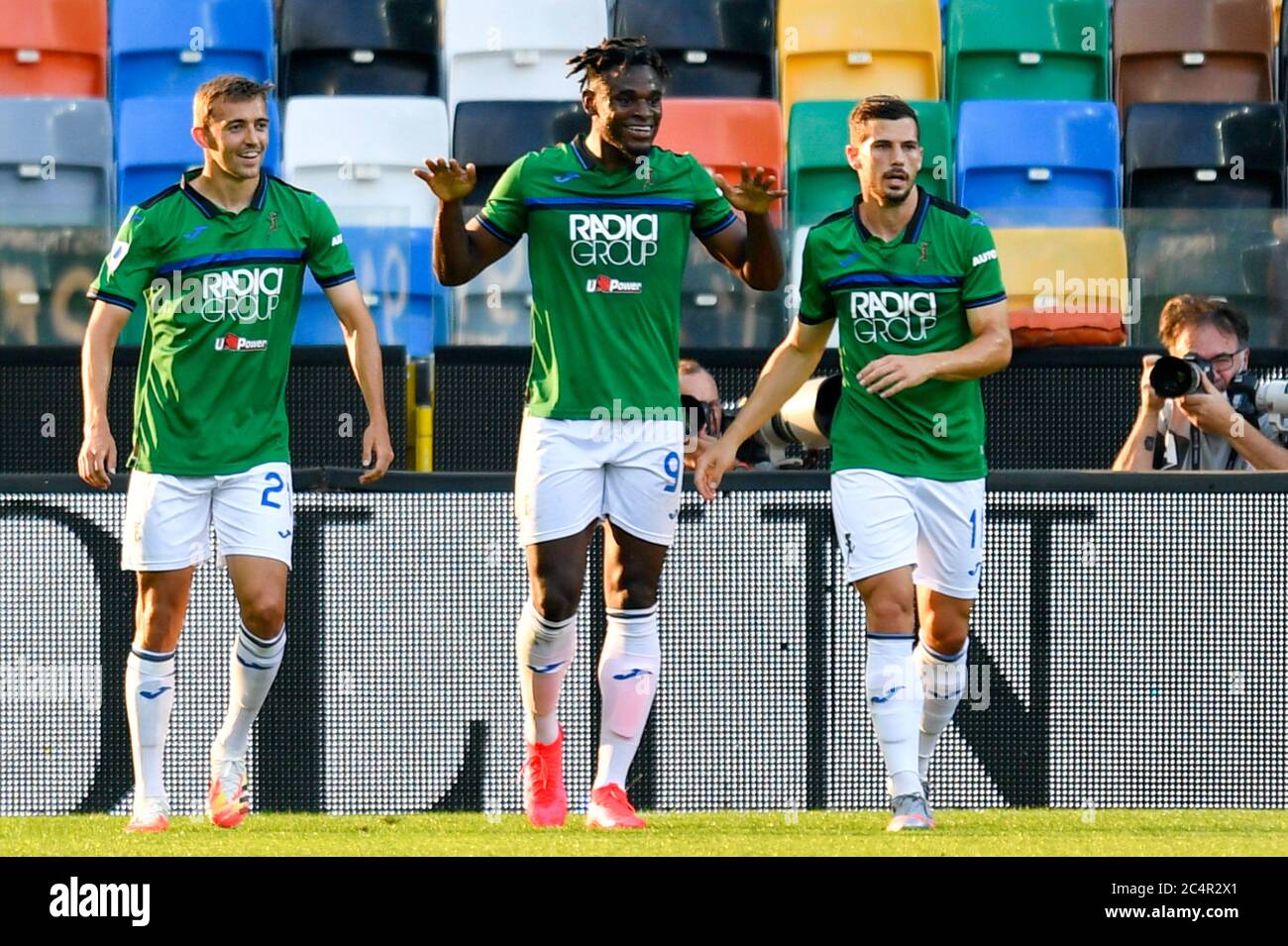 Udine, Italien. 28. Juni 2020. udine, Italien, Dacia Arena Stadion, 28. Juni 2020, Duvan Zapata (Atalanta BC) feiert nach dem Tor während - - Credit: LM/Alessio Marini Credit: Alessio Marini/LPS/ZUMA Wire/Alamy Live News Stockfoto