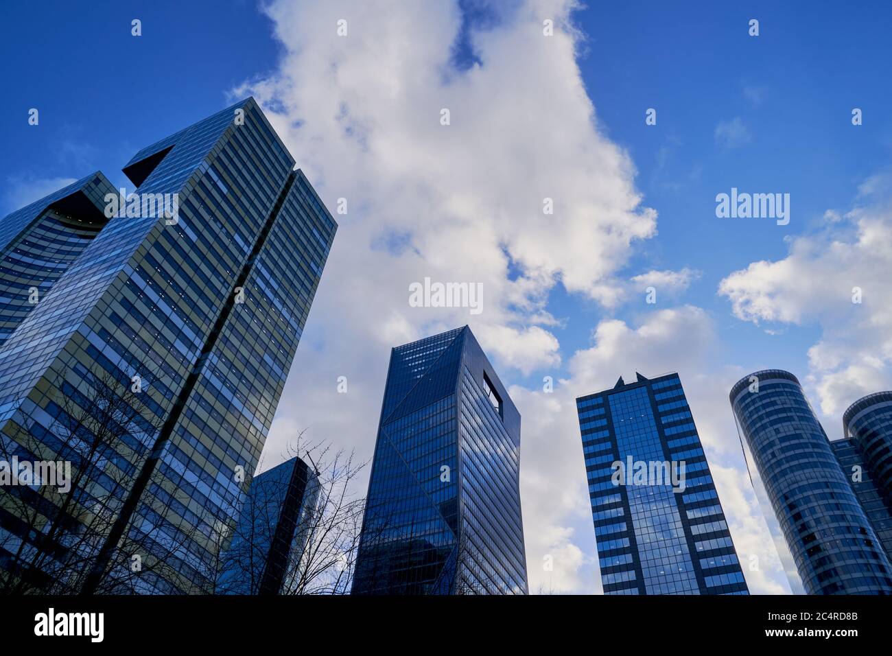 KPMG-Hauptsitz, Wolkenkratzer und Bürogebäude im Geschäftsviertel La Defense, Paris Stockfoto