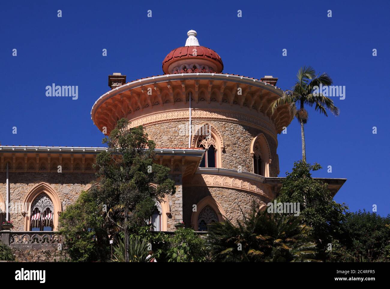 Sintra, Lissabon, Portugal - Detail des Monserrate Palastes. Erbaut im Manuelinstil und im neugotischen oder portugiesischen romantischen Stil. UNESCO-Weltkulturerbe. Stockfoto