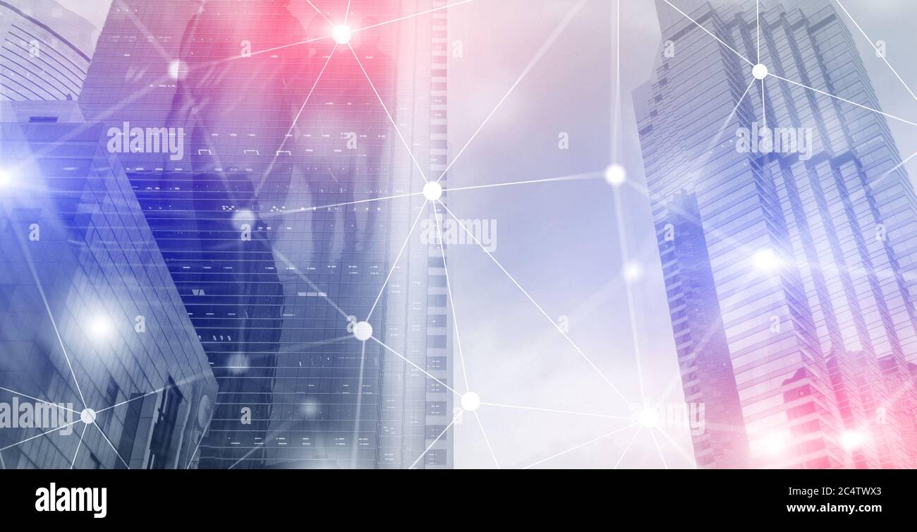 Mehrfarbiges futuristisches Cyber-Netzwerk. Smart City-Konzept. Abstrakte Linienverbindung. Stockfoto