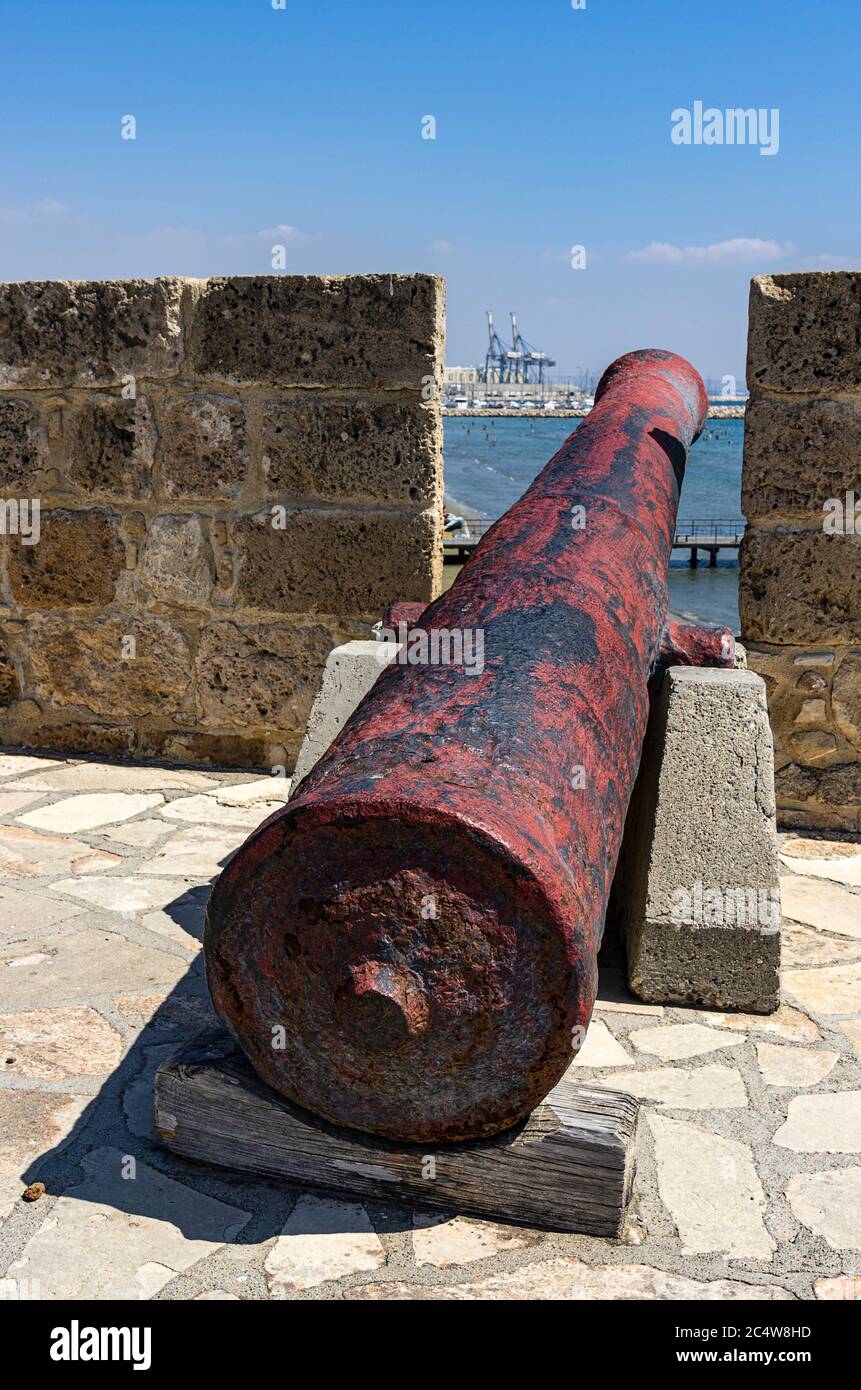 Hafenansicht des mittelalterlichen Schlosses von Larnaka Stockfoto