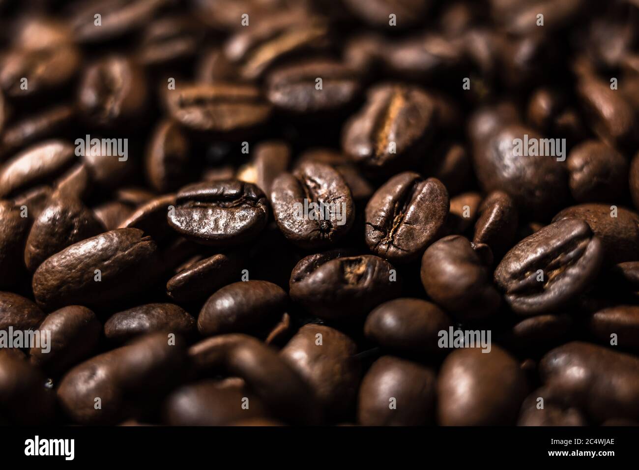 Makrobild von Kaffeebohnen, geringe Schärfentiefe, selektiver Fokus Stockfoto