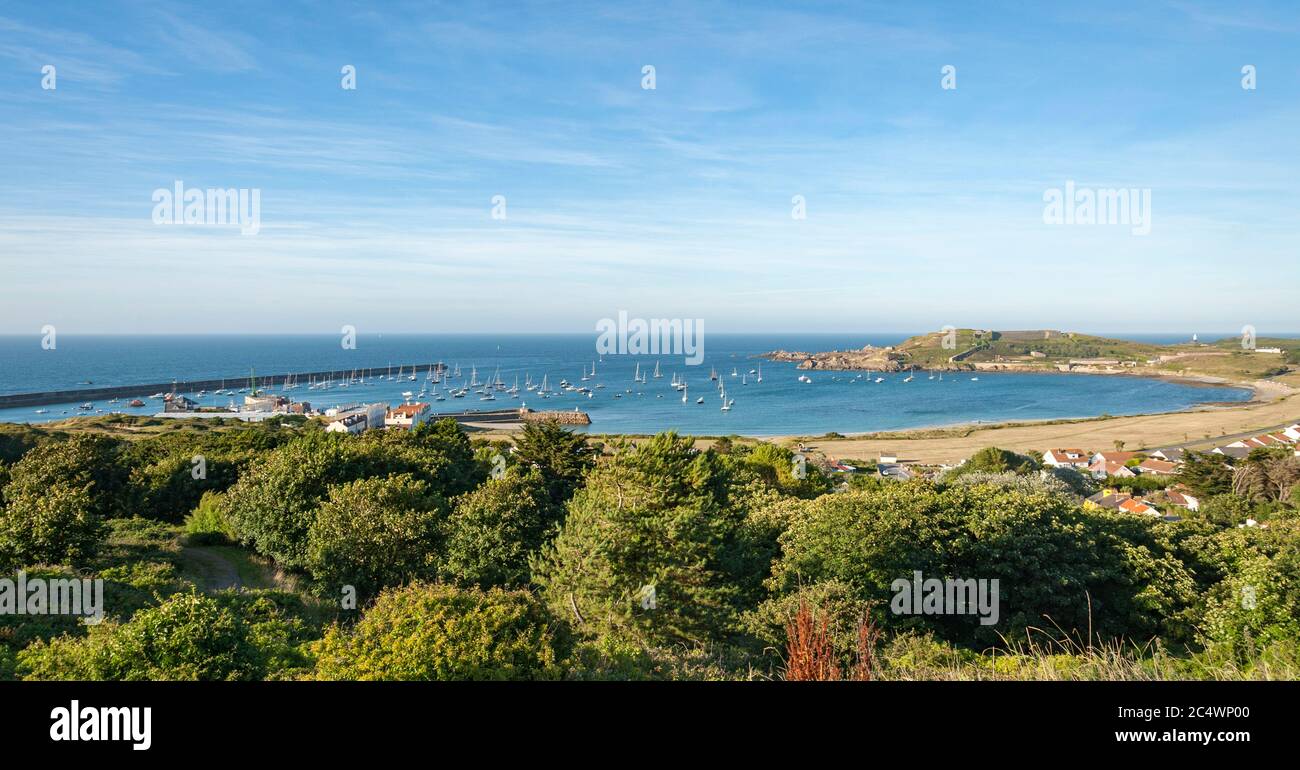 Braye Bay auf Alderney, drittgrößte der britischen Kanalinseln Stockfoto
