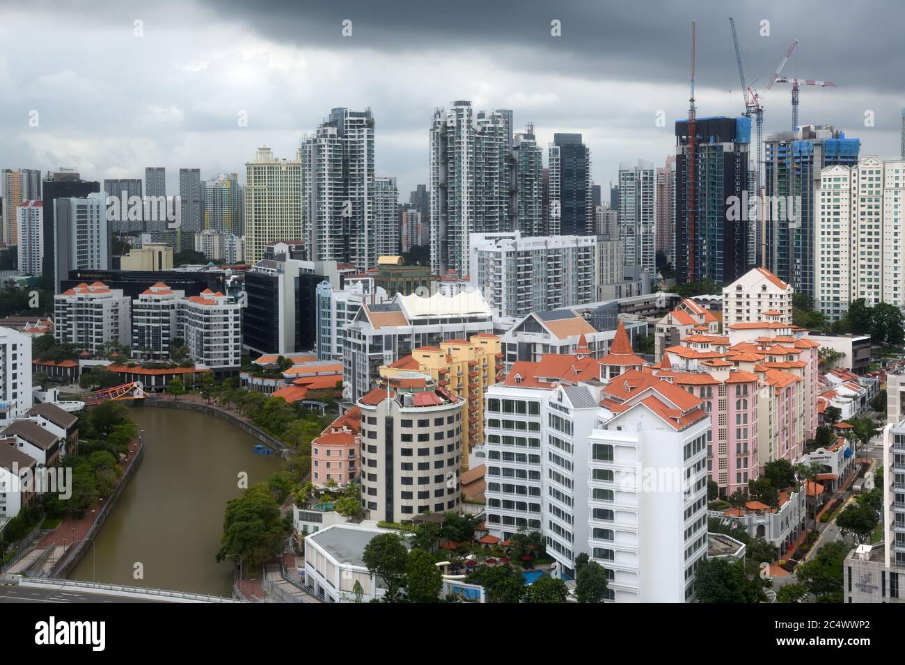 Hohe Gebäude im Clarke Quay-Gebiet des River Valley in Singapur, Asien Stockfoto