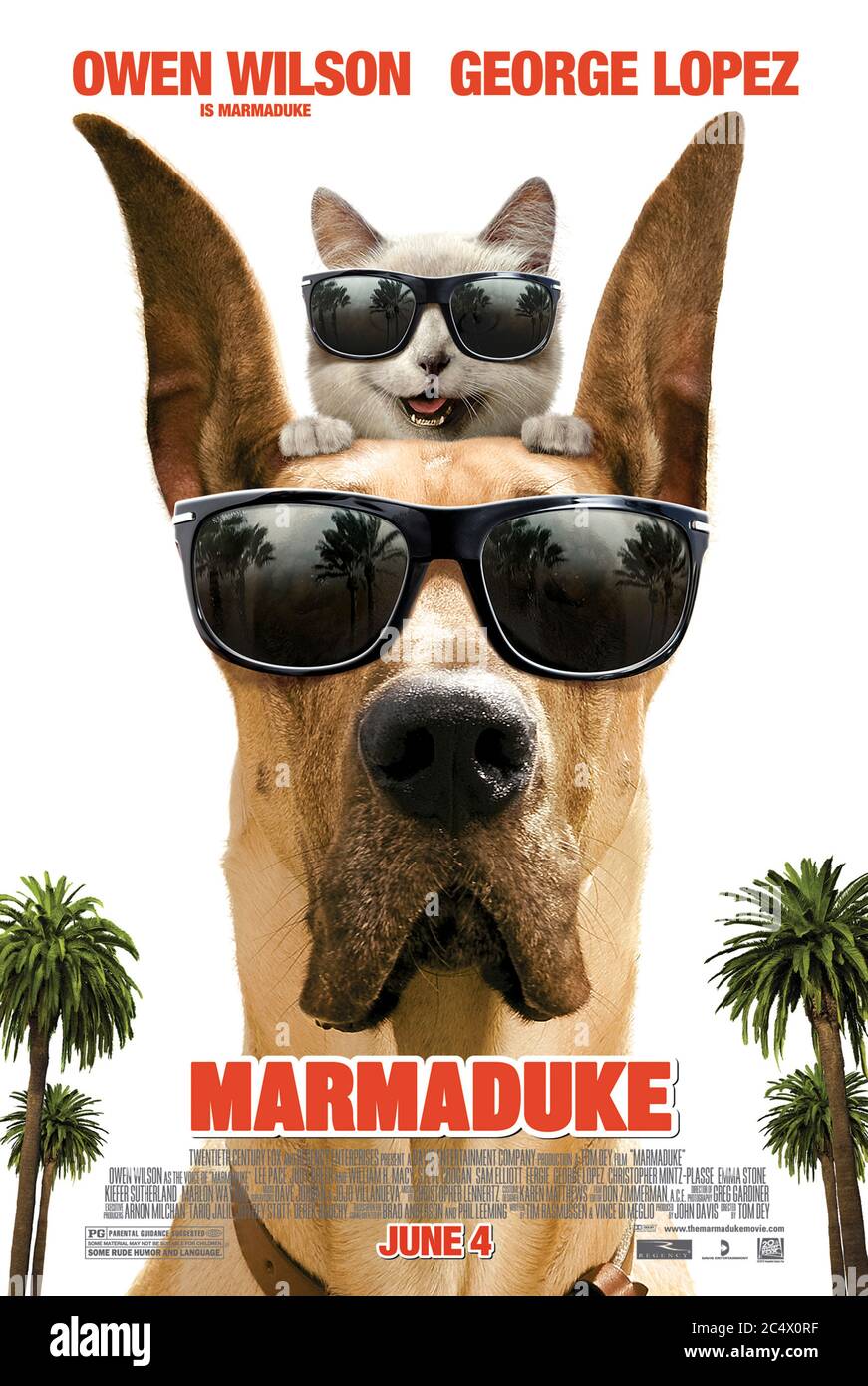 Marmaduke (2010) Regie: Tom Dey mit Owen Wilson, Judy Greer, Lee Pace und Emma Stone. Comedy basiert auf dem beliebten Comic Great Dane, der nach einem Umzug einer ländlichen Familie nach Kalifornien verheerende Schäden verursacht. Stockfoto