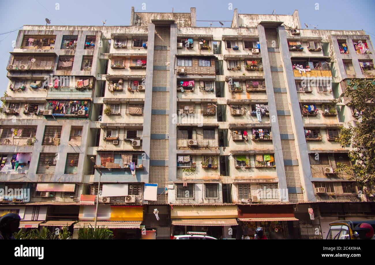 Wohngebäude in den Slums von Mumbai. Stockfoto
