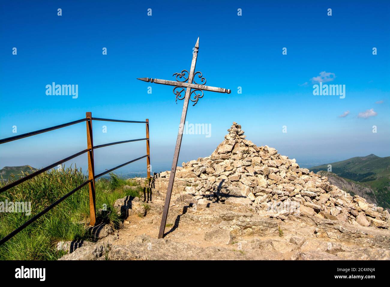 Gipfel des Puy Mary. Regionaler Naturpark Der Vulkane Der Auvergne, Cantal, Frankreich, Europa Stockfoto
