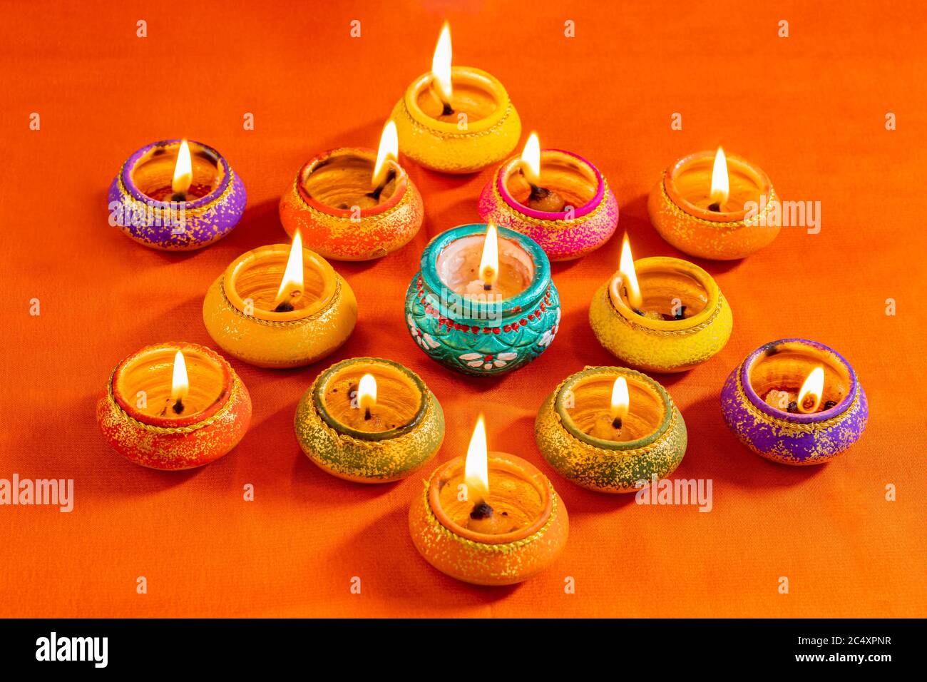 Wunderschön beleuchteten Lampen für die hinduistischen Diwali-fest Stockfoto