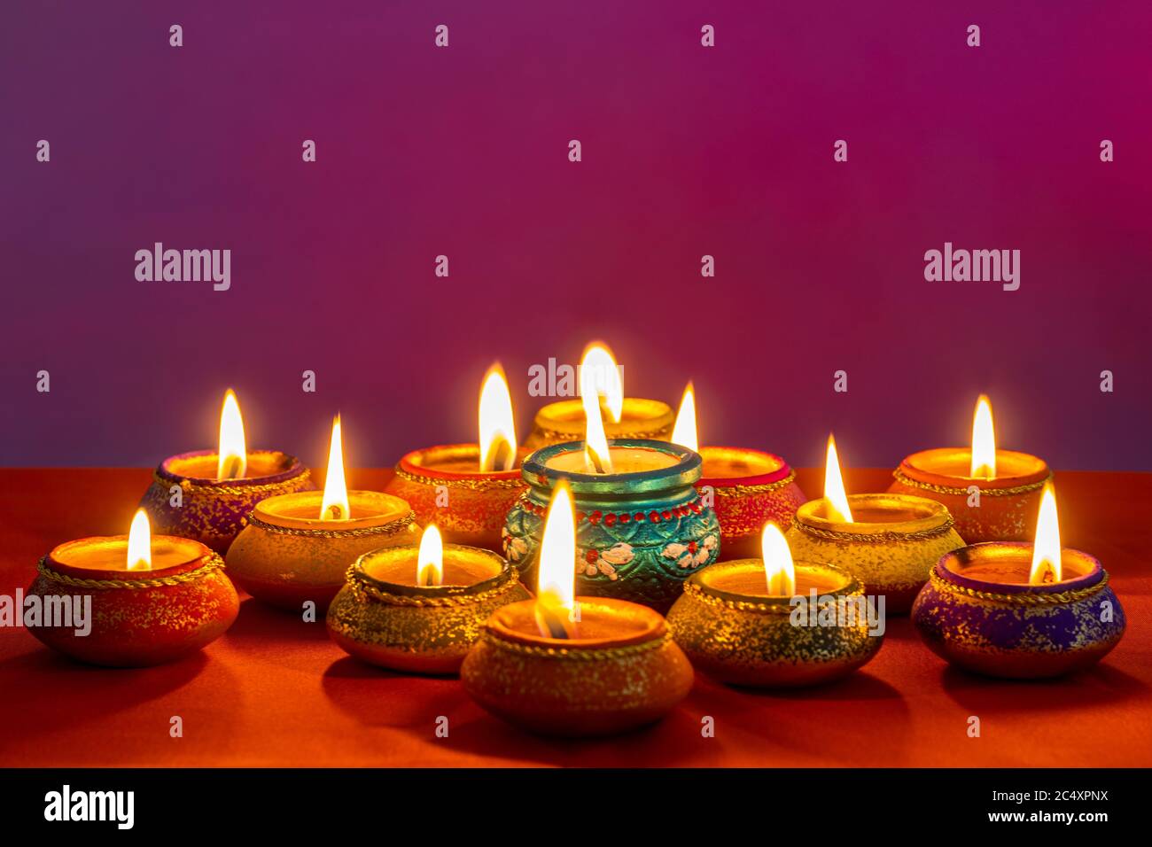 Wunderschön beleuchteten Lampen für die hinduistischen Diwali-fest Stockfoto