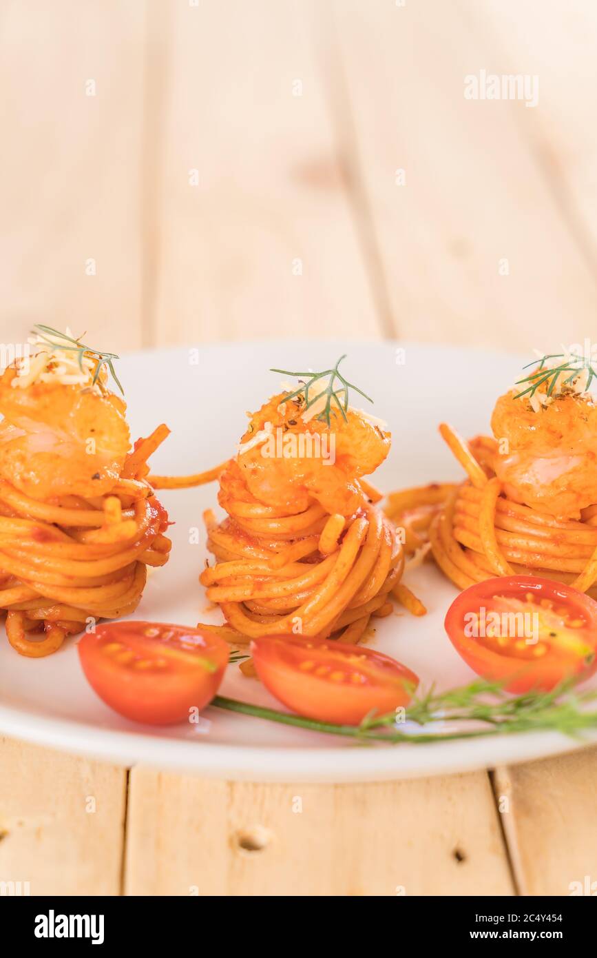 Spaghetti mit Garnelen - italienisches Essen Stockfoto