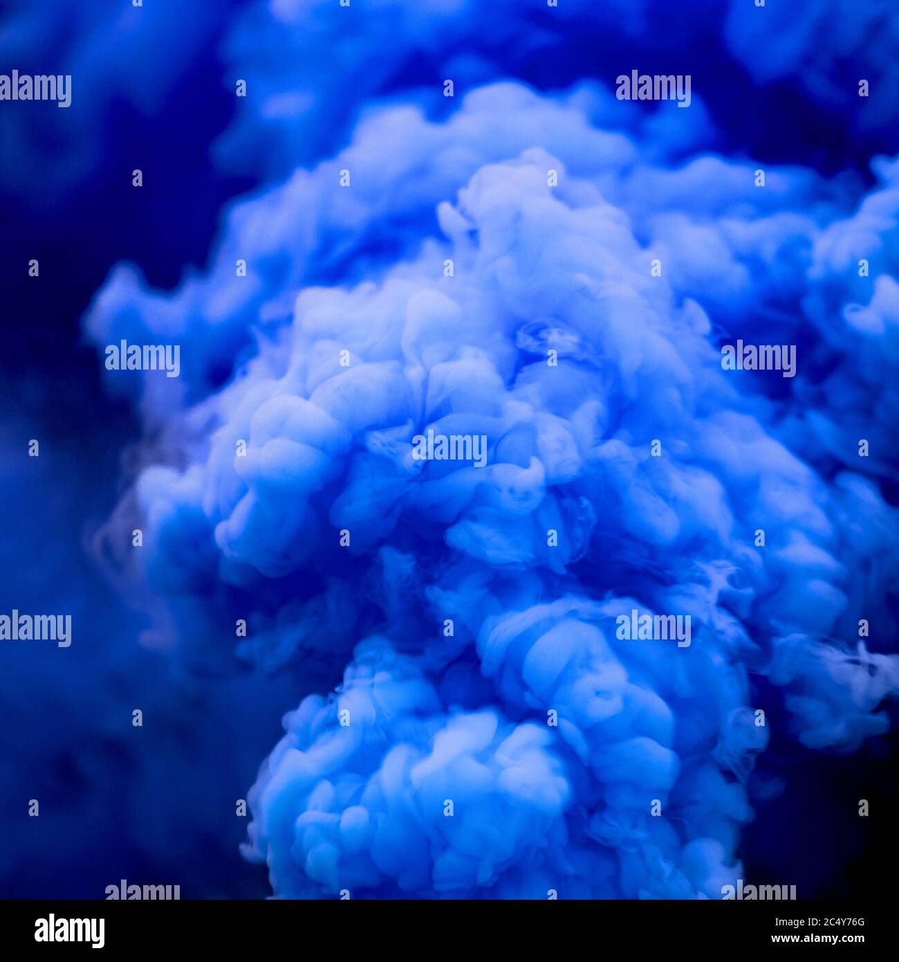 Blauer Rauch Chemische Verschmutzung Gift Stockfotografie Alamy