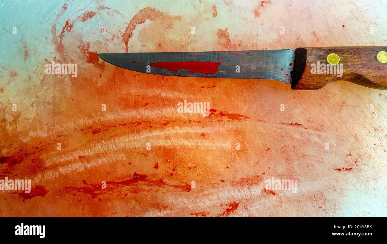 Scharfes Messer mit Blutkonzept, Studioaufnahme Stockfoto