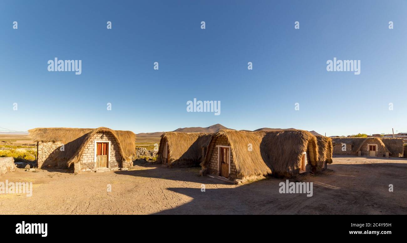 Uyuni, Bolivien - 02. oktober 2018: Jukil Community Lodge, ein Salzhotel in Santiago de Agencha, einem kleinen Dorf im Salar de Uyuni, in Bolivien Stockfoto